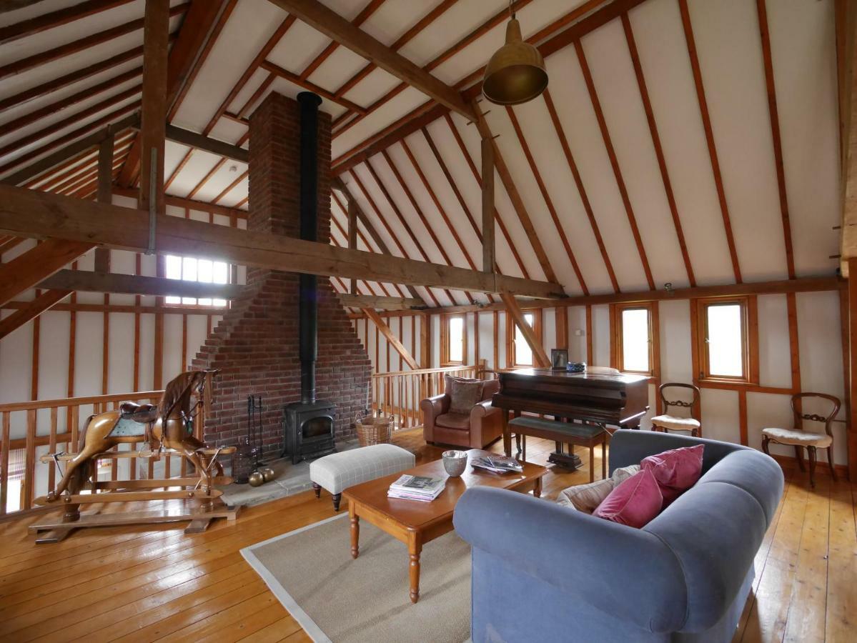 North Downs Barn Bed & Breakfast Rochester  Bagian luar foto