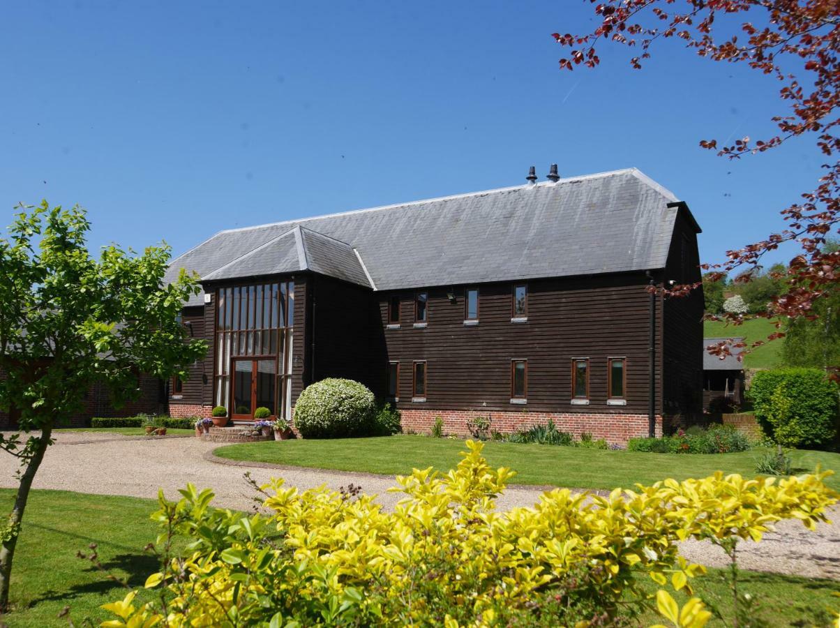 North Downs Barn Bed & Breakfast Rochester  Bagian luar foto
